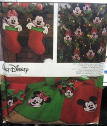 8292 SIMPLICITY MICKEY,  MINNIE MOUSE XMAS ORNAMENTS, STOCKING, TREE SKIRT PATTERN